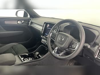 Used Volvo XC40 2023 for sale - 79431516: Photo