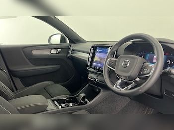 Used Volvo XC40 2024 for sale - 75710187: Photo