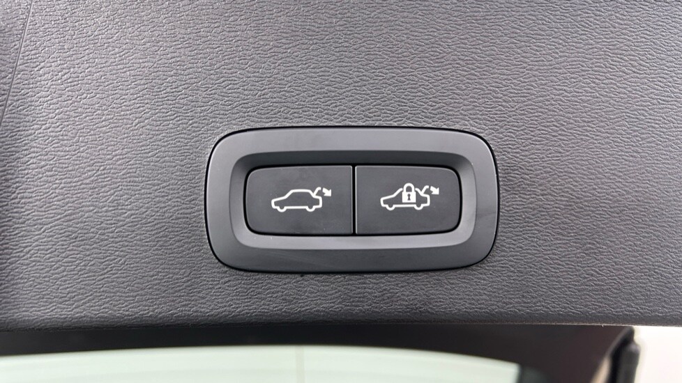 Used Volvo XC40 2025 for sale - 77706345: Photo 35