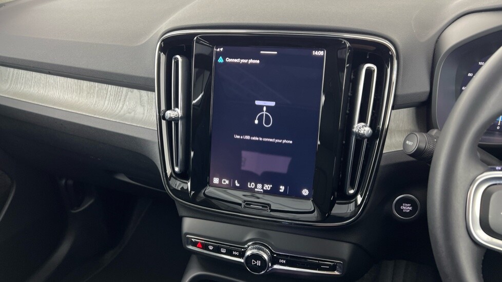 Used Volvo XC40 2025 for sale - 77706345: Photo 46