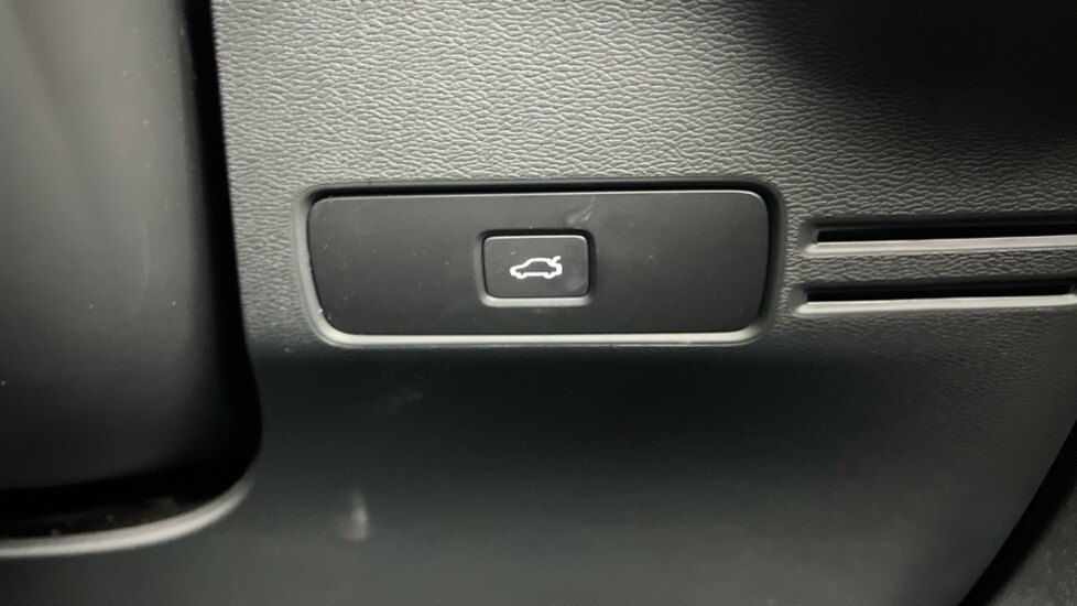 Used Volvo XC40 2025 for sale - 77706345: Photo 54