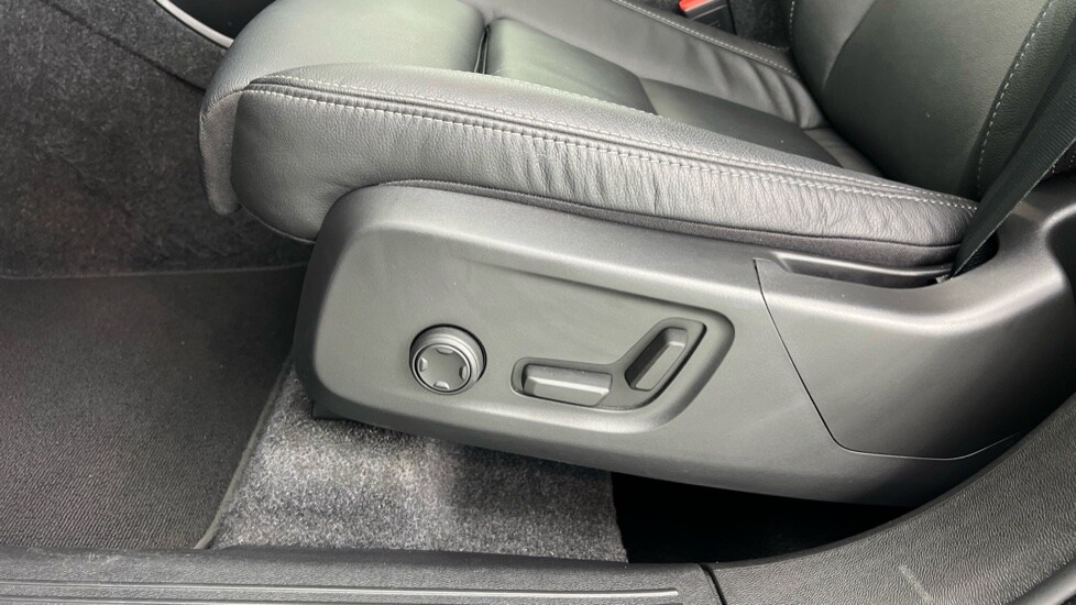 Used Volvo XC40 2025 for sale - 77706345: Photo 65