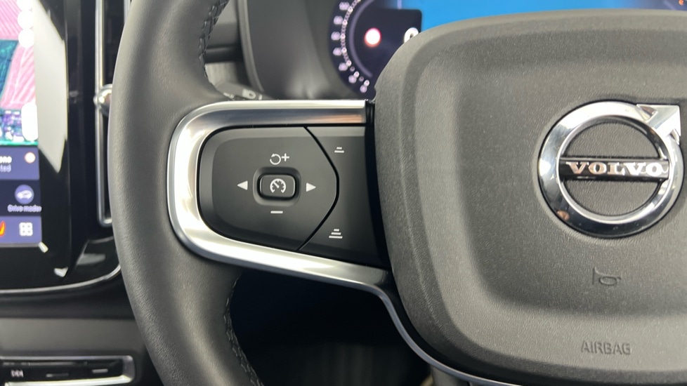 Used Volvo XC40 2025 for sale - 76834892: Photo 21