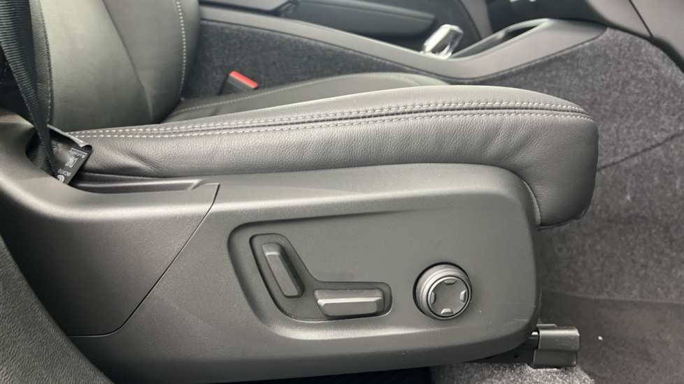 Used Volvo XC40 2025 for sale - 76834892: Photo 30