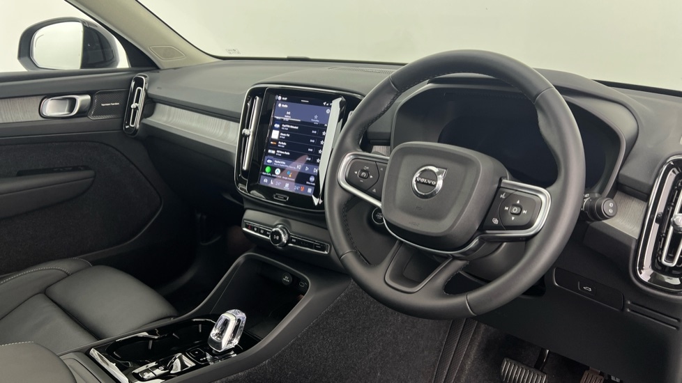 Used Volvo XC40 2025 for sale - 76834892: Photo 4