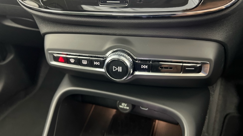 Used Volvo XC40 2025 for sale - 76834892: Photo 51