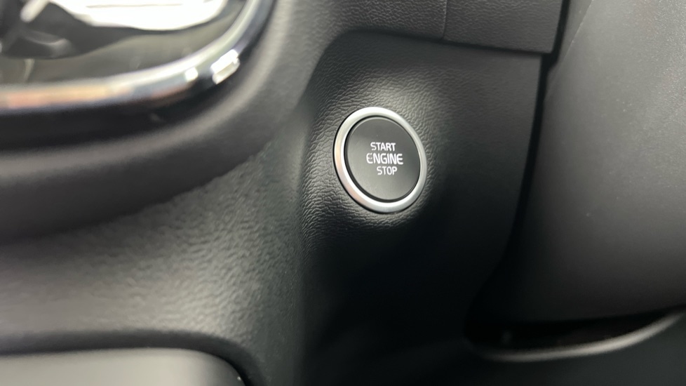 Used Volvo XC40 2025 for sale - 76834892: Photo 52