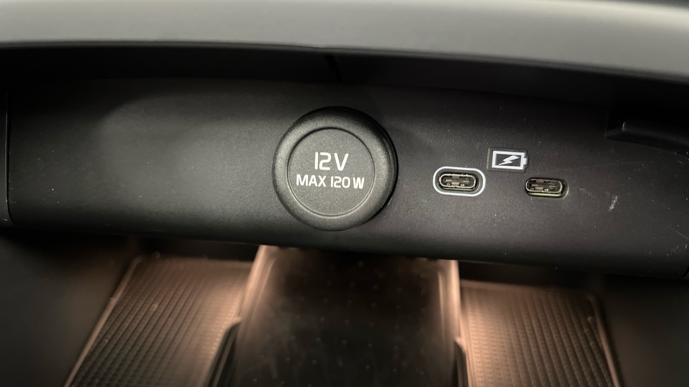 Used Volvo XC40 2025 for sale - 76834892: Photo 53