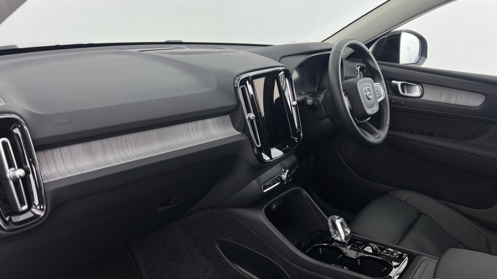 Used Volvo XC40 2025 for sale - 76834892: Photo 62