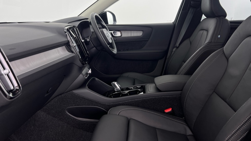 Used Volvo XC40 2025 for sale - 76834892: Photo 63