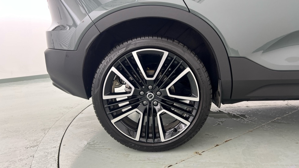 Used Volvo XC40 2025 for sale - 76834892: Photo 9