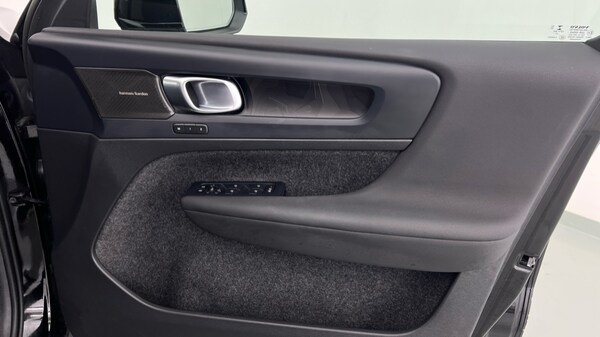 Used Volvo XC40 2022 for sale - 75702675: Photo 29