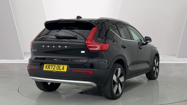Used Volvo XC40 2022 for sale - 75702675: Photo 2