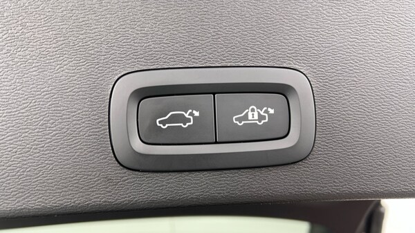 Used Volvo XC40 2022 for sale - 75702675: Photo 35