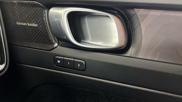 Used Volvo XC40 2022 for sale - 75702675: Photo 49