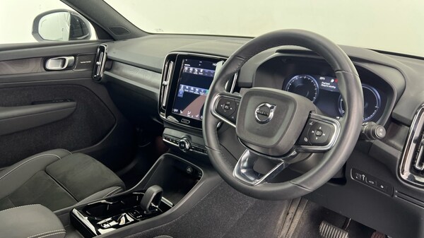 Used Volvo XC40 2022 for sale - 75702675: Photo 4