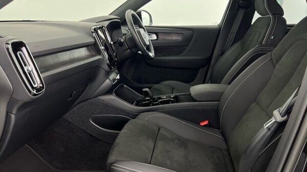 Used Volvo XC40 2022 for sale - 75702675: Photo 59
