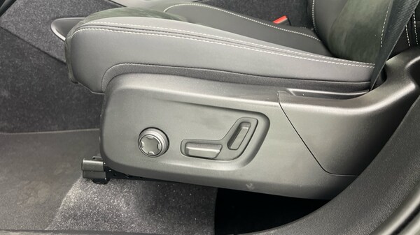 Used Volvo XC40 2022 for sale - 75702675: Photo 60