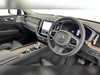 Used Volvo XC60 2023 for sale - 78678006: Photo