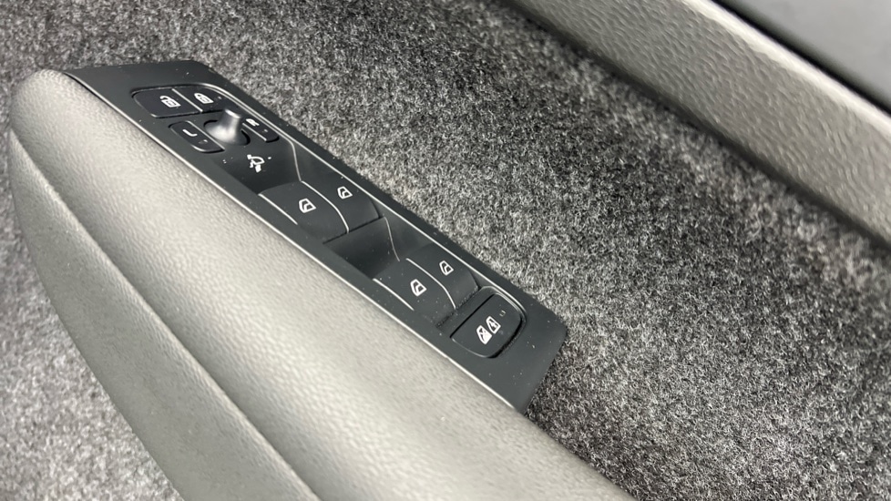 Used Volvo XC40 2023 for sale - 77397374: Photo 24