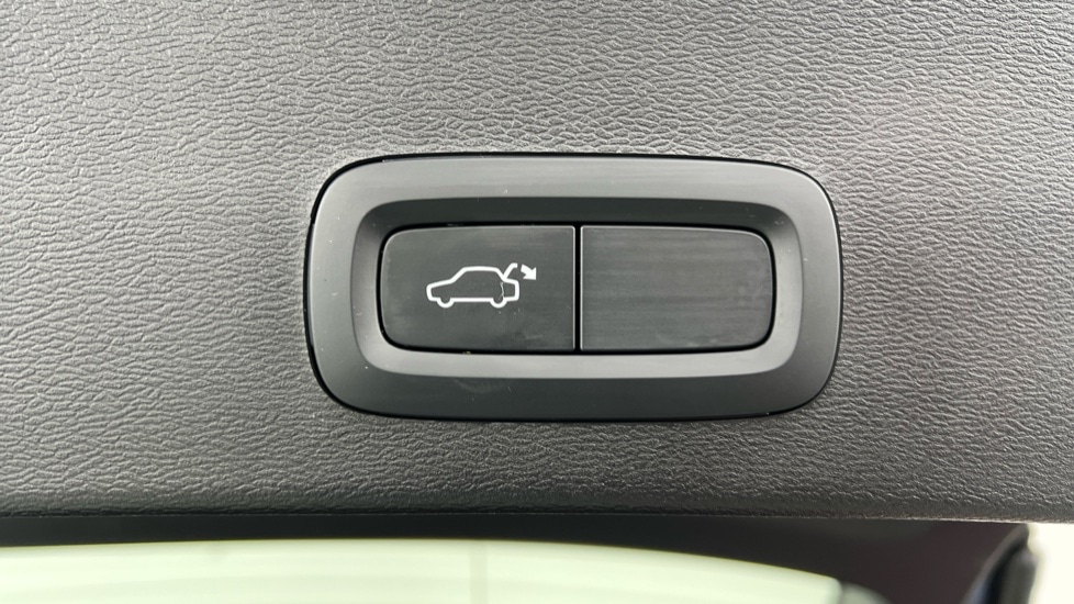 Used Volvo XC40 2023 for sale - 77397374: Photo 35