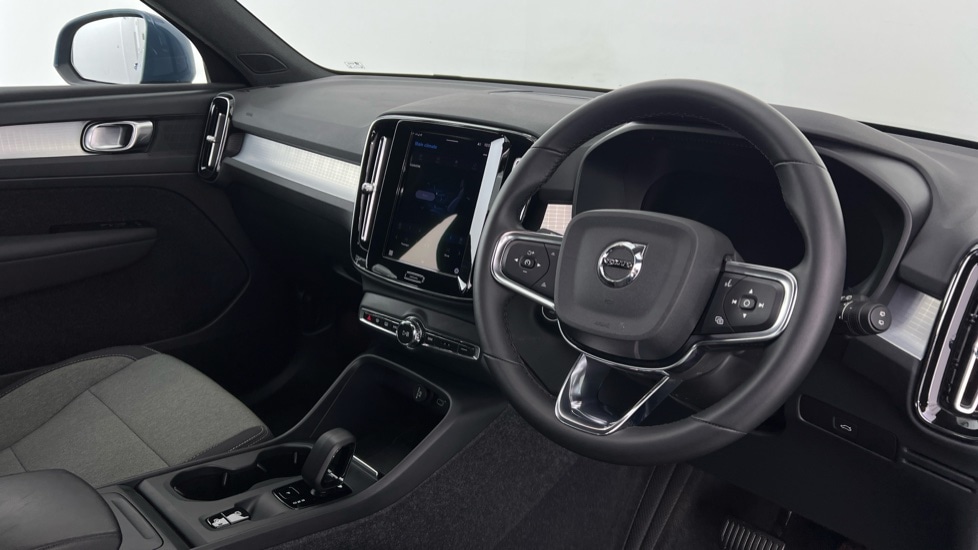 Used Volvo XC40 2023 for sale - 77397374: Photo 4