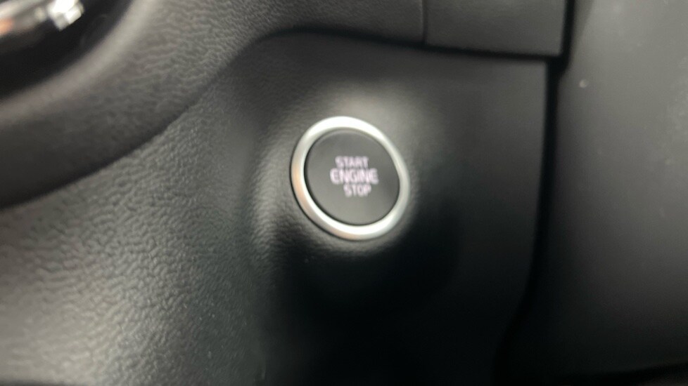 Used Volvo XC40 2023 for sale - 77397374: Photo 48