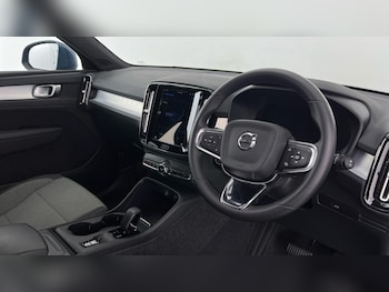 Used Volvo XC40 2023 for sale - 77397374: Photo