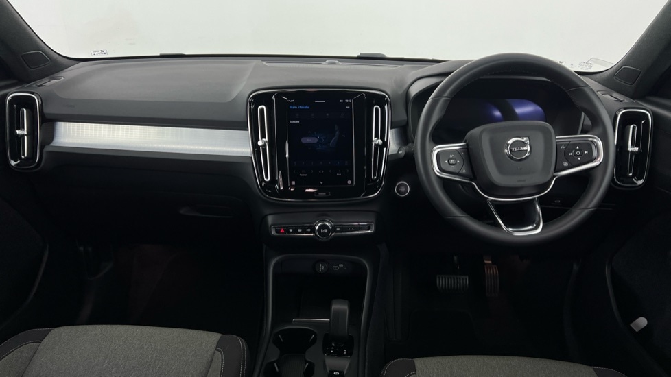 Used Volvo XC40 2023 for sale - 77397374: Photo 5