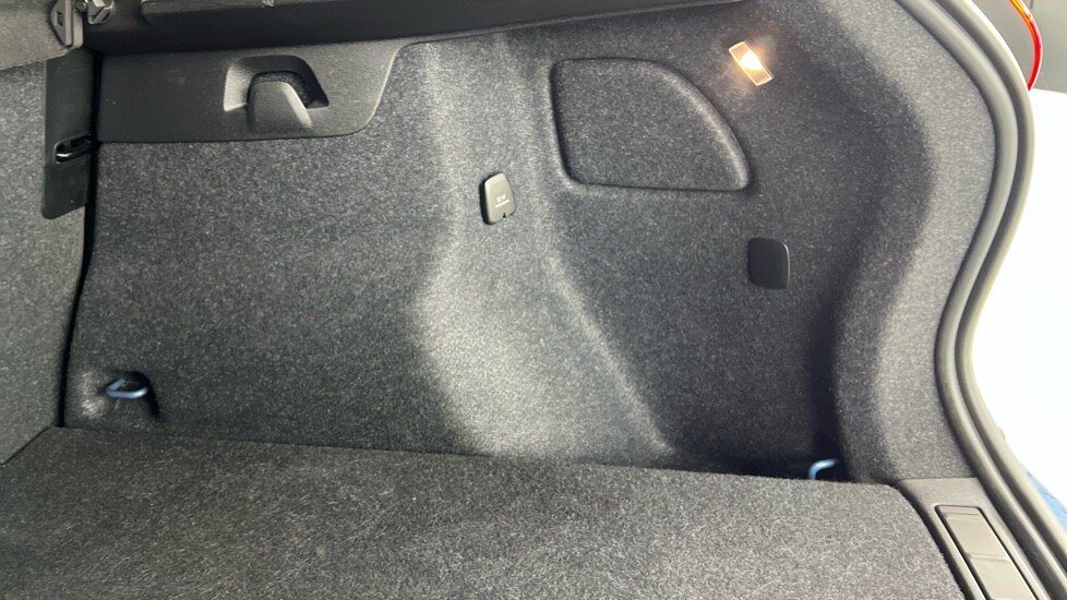 Used Volvo XC40 2023 for sale - 77397374: Photo 54