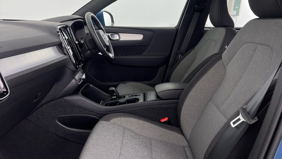 Used Volvo XC40 2023 for sale - 77397374: Photo 57