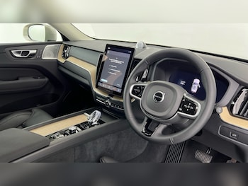 Used Volvo XC60 2025 for sale - 78637977: Photo