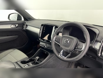 Used Volvo XC40 2023 for sale - 78456471: Photo