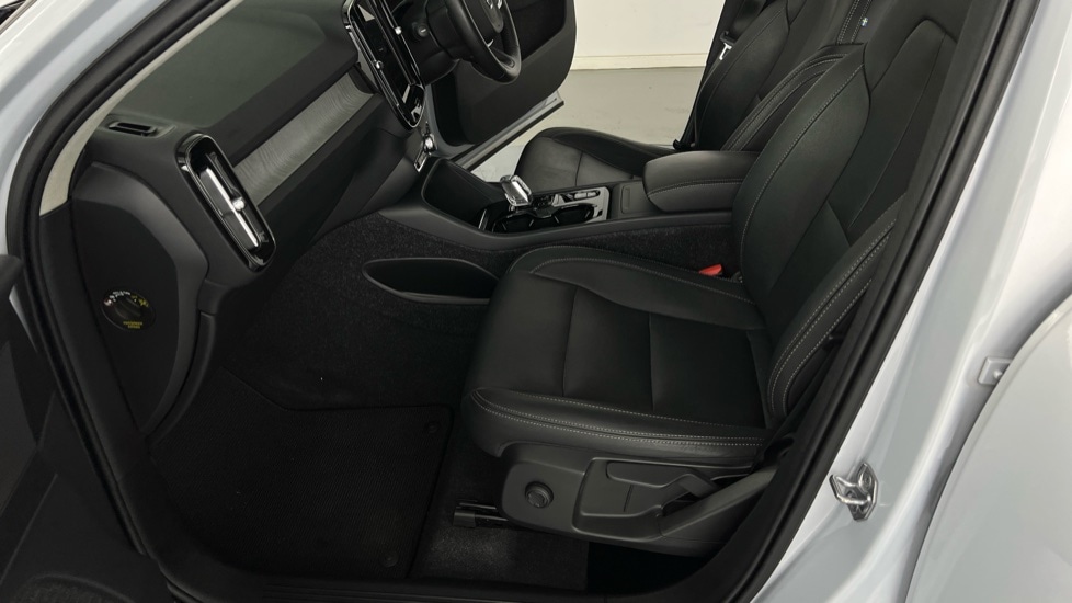 Used Volvo XC40 2021 for sale - 76130732: Photo 47