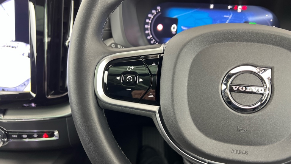 Used Volvo XC60 2025 for sale - 78133599: Photo 21