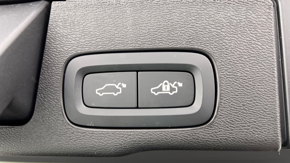 Used Volvo XC60 2025 for sale - 78133599: Photo 35