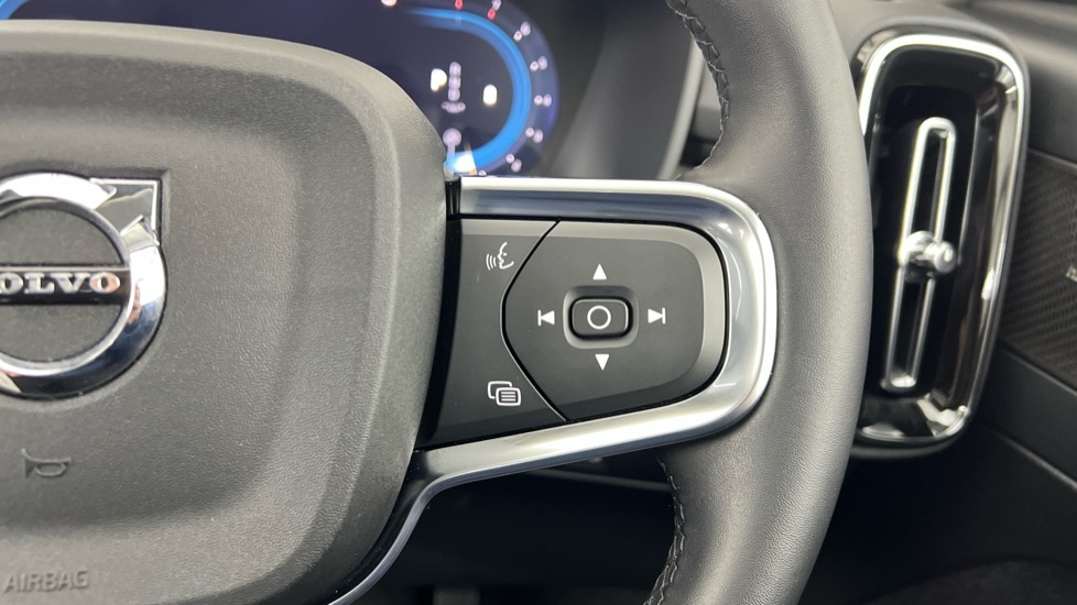 Used Volvo XC40 2025 for sale - 78008982: Photo 22