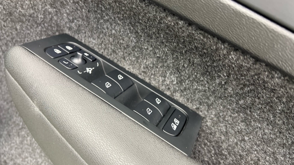 Used Volvo XC40 2025 for sale - 78008982: Photo 24