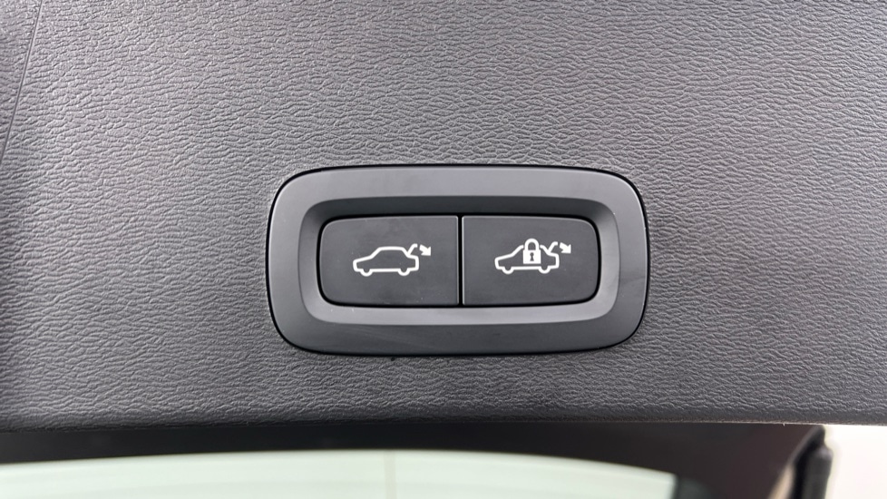 Used Volvo XC40 2025 for sale - 78008982: Photo 35