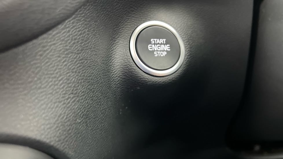 Used Volvo XC40 2025 for sale - 78008982: Photo 49