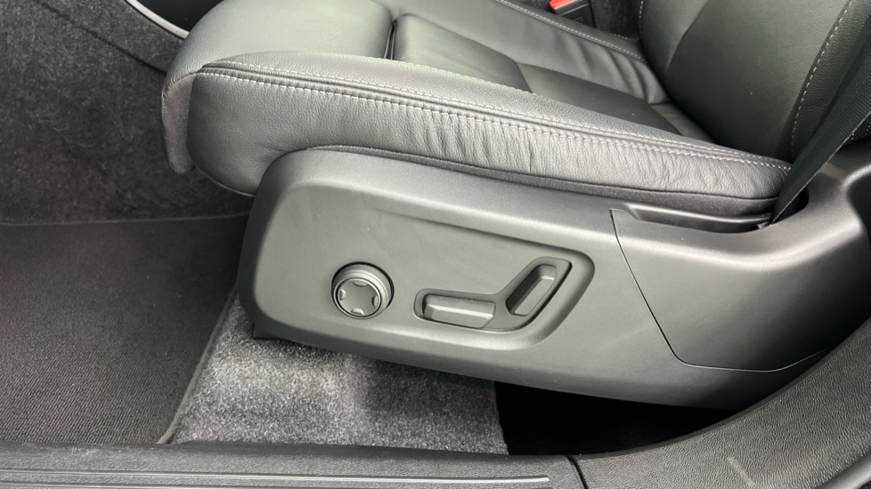 Used Volvo XC40 2025 for sale - 78008982: Photo 65