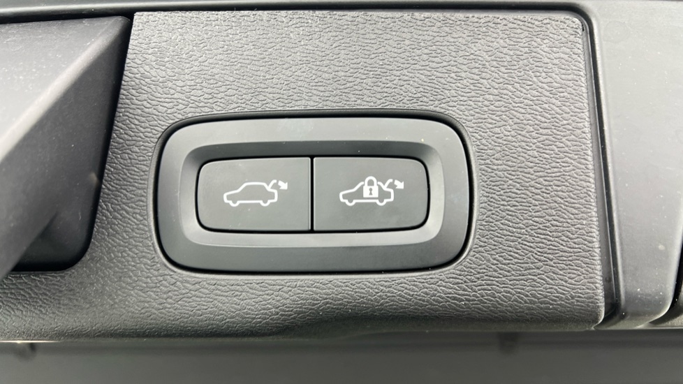 Used Volvo XC60 2022 for sale - 76096073: Photo 35