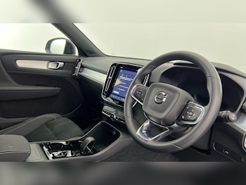Used Volvo XC40 2025 for sale - 78948577: Photo