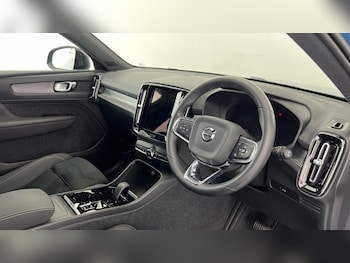 Used Volvo XC40 2024 for sale - 78959987: Photo
