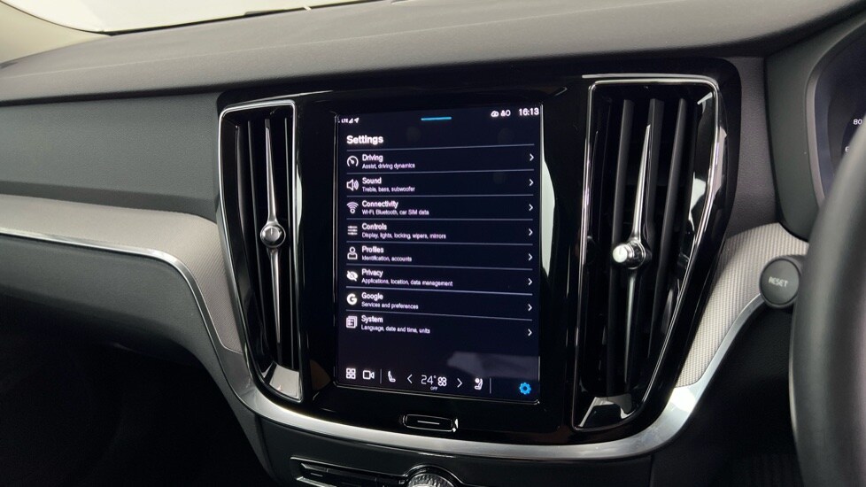 Used Volvo V60 2025 for sale - 75874277: Photo 17