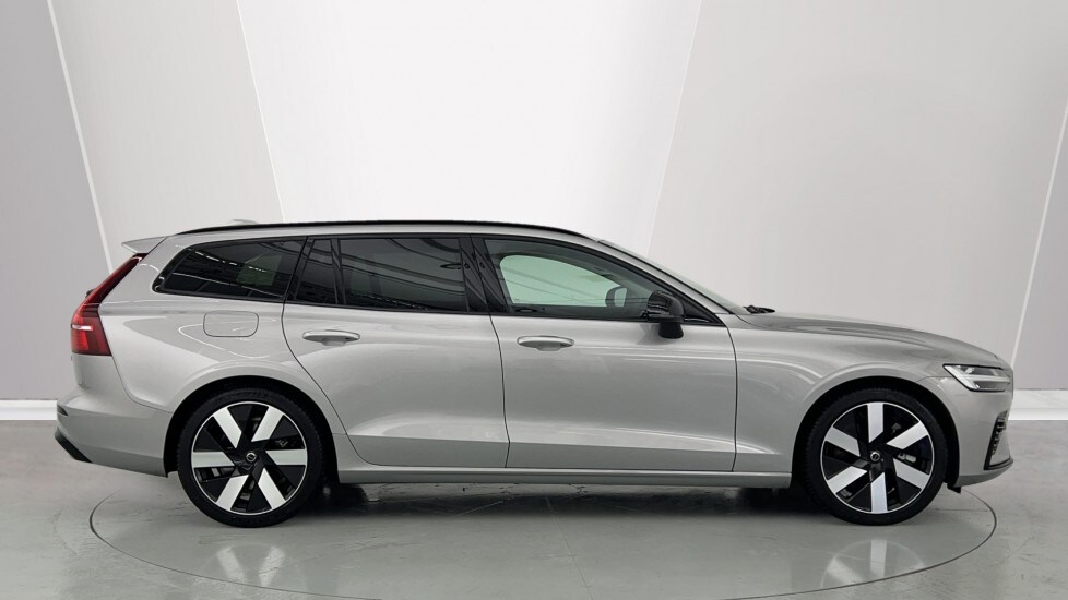Used Volvo V60 2025 for sale - 75874277: Photo 3
