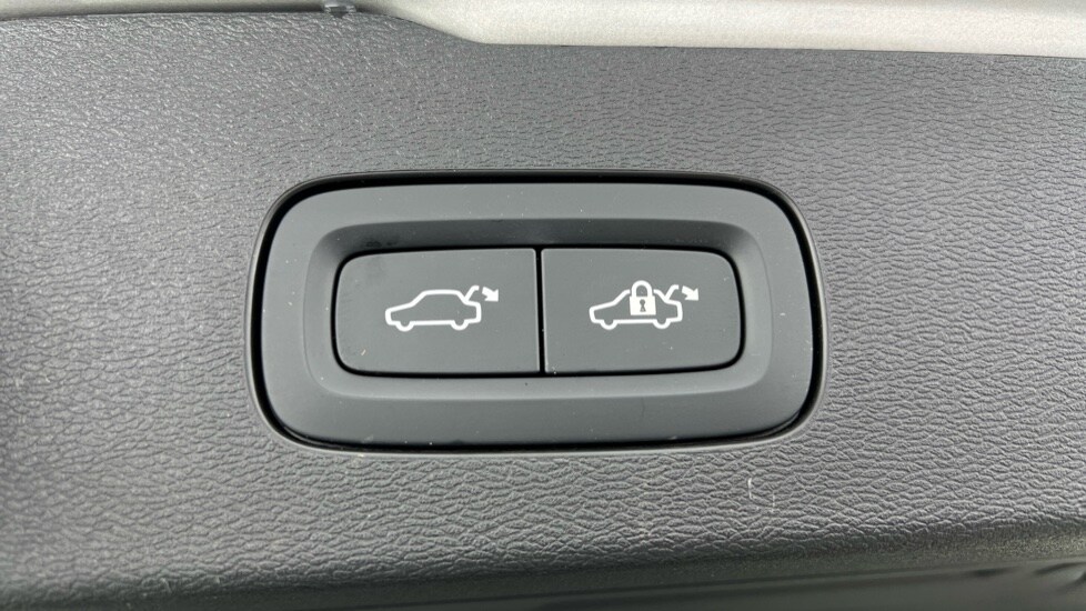 Used Volvo V60 2025 for sale - 75874277: Photo 35