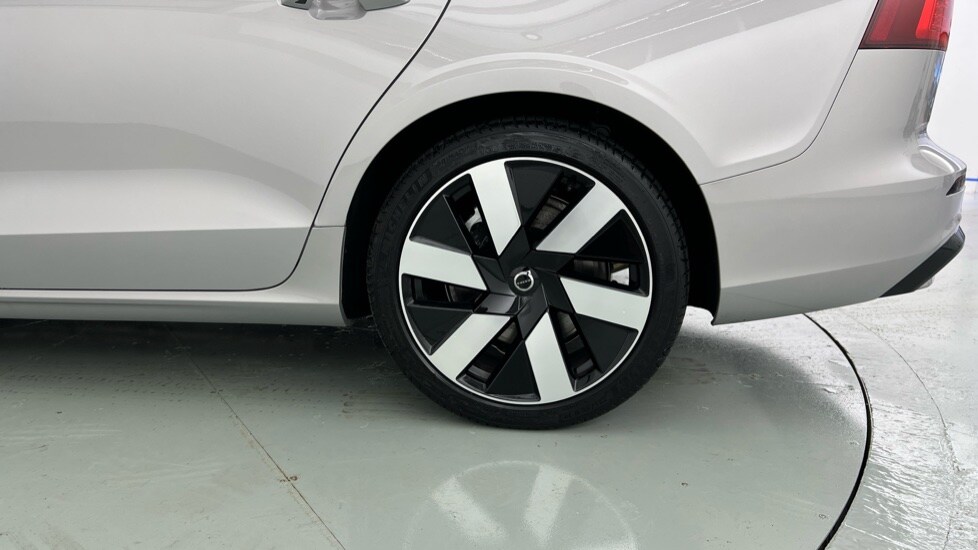 Used Volvo V60 2025 for sale - 75874277: Photo 55