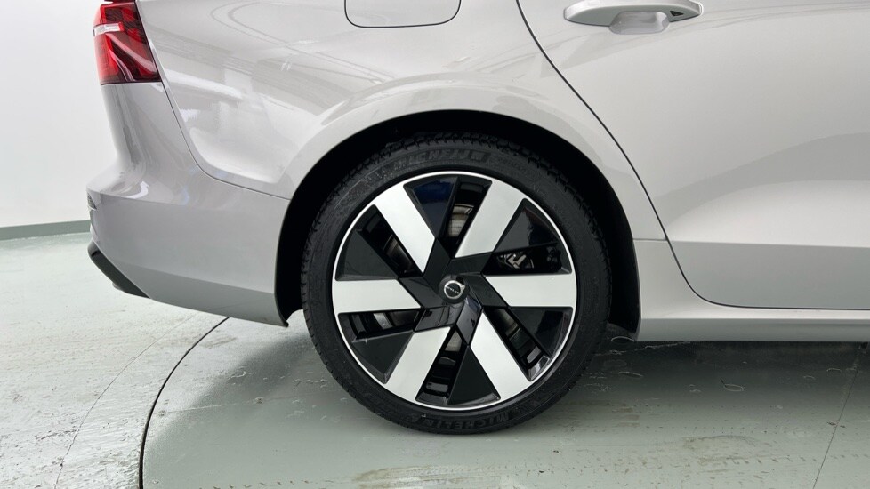 Used Volvo V60 2025 for sale - 75874277: Photo 9