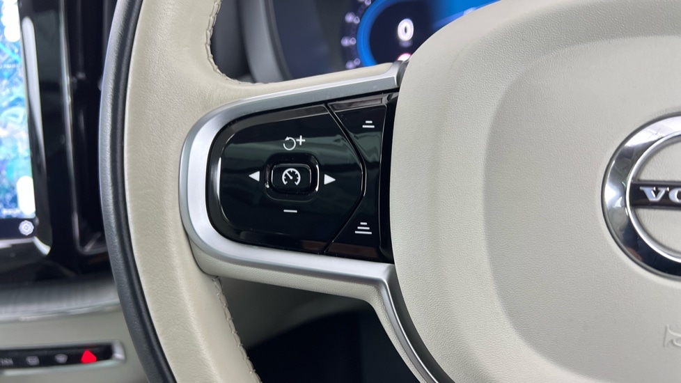 Used Volvo XC60 2025 for sale - 77560596: Photo 21